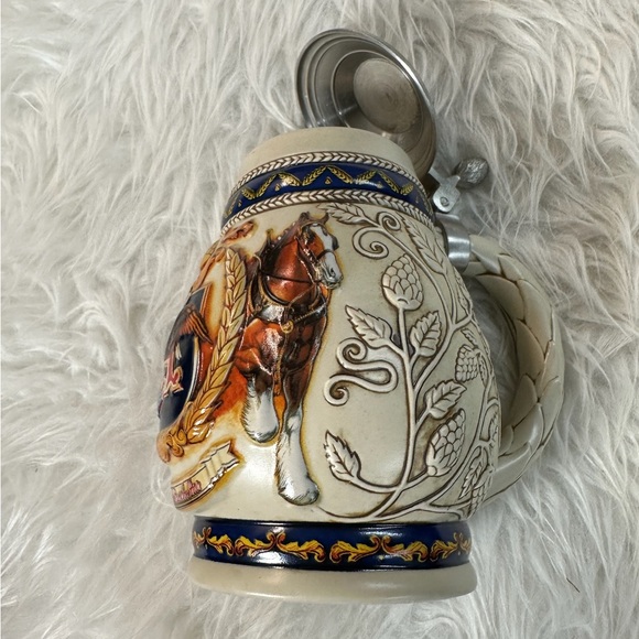 Anheuser-Busch 1997 Collectors Club Membership Stein Vintage - Picture 5 of 9